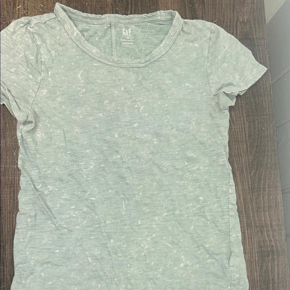 GAP Gray Fitted Cap Sleeve T-Shirt